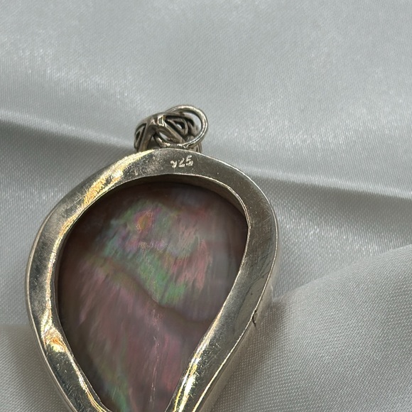 Sterling silver “mother of pearl” blister pearl  pendant - Picture 3 of 5